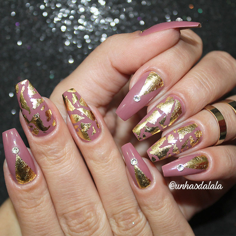 unha decorada folha de ouro com glitter
