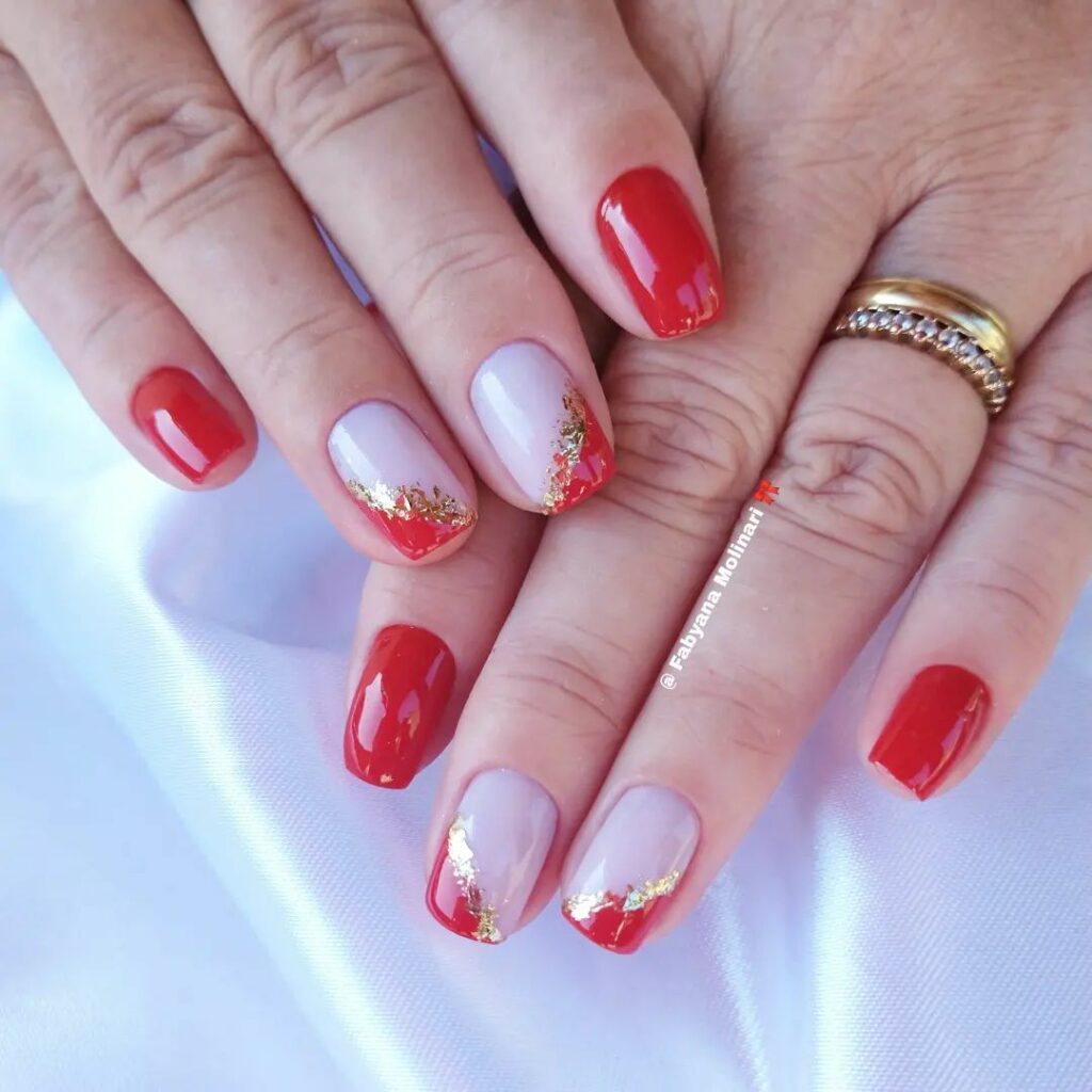 unha decorada folha de ouro minimalista