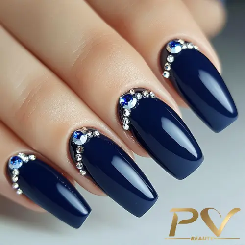 unha azul turquesa delicada