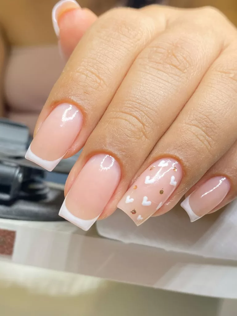 Francesinha em unhas quadradas