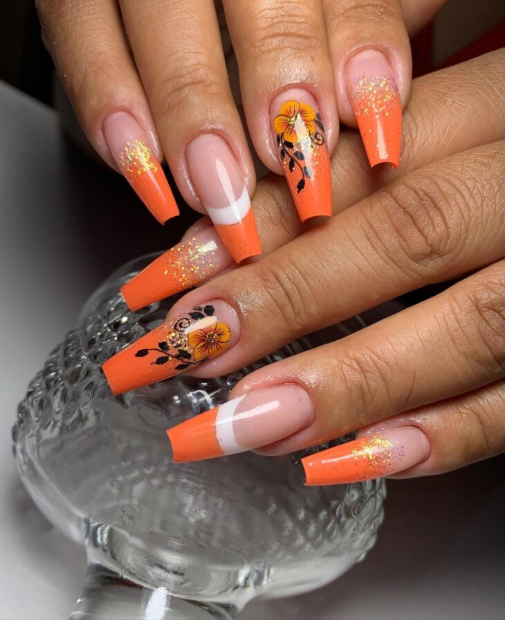 unha decorada laranja curta