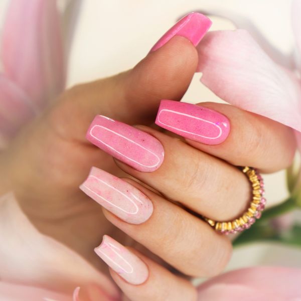 unha decorada rosa claro