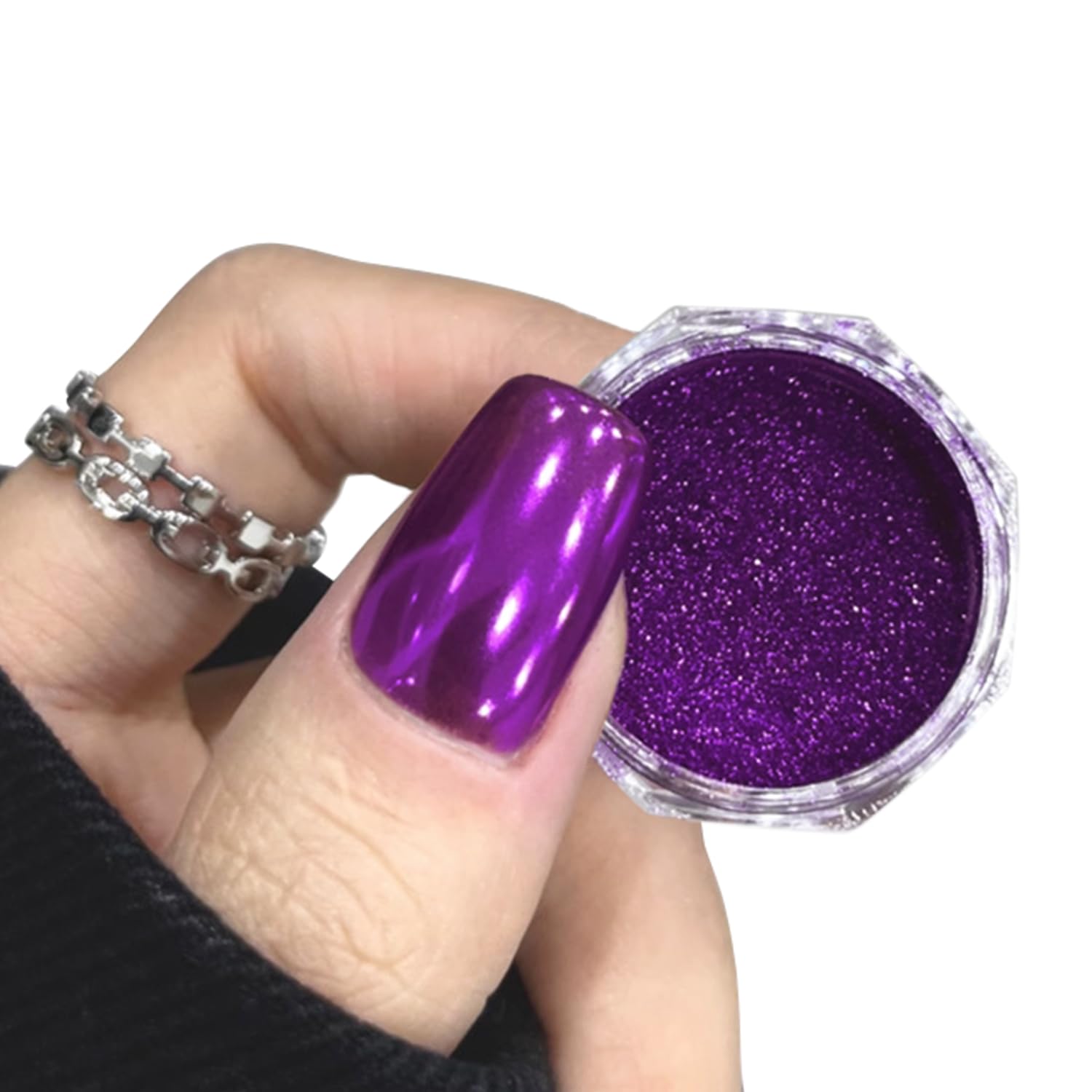 unha decorada roxo com esmalte escuro