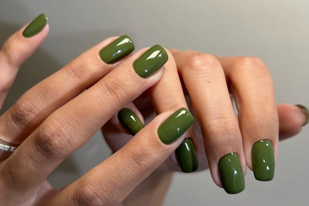 Verde Água e Menta: As Cores Perfeitas para Unhas Delicadas