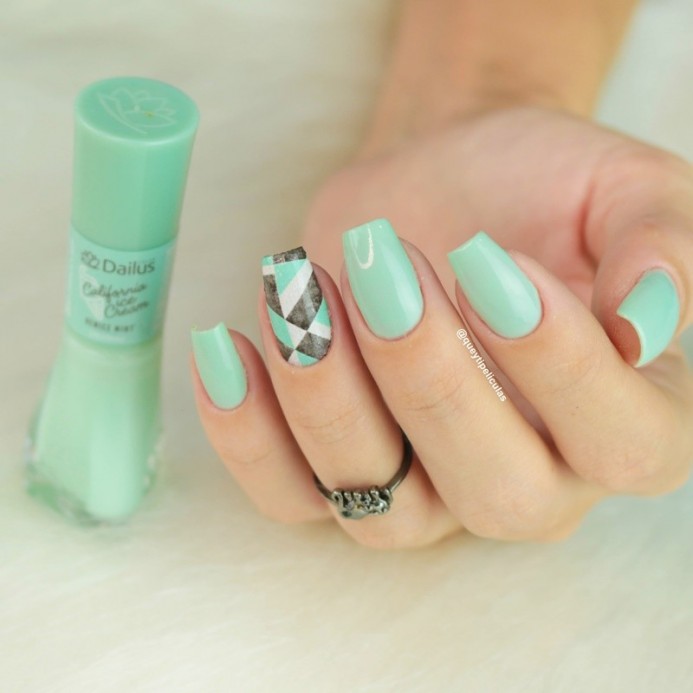 unha decorada verde agua