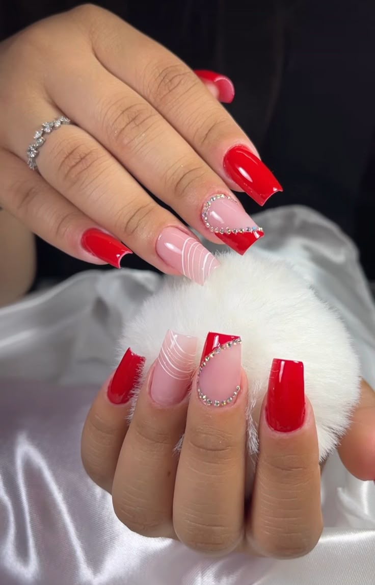 Guia de Formatos de Unhas: Almond vs. Stiletto para o Vermelho