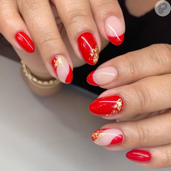 Unhas Vermelhas Decoradas com Filha Única