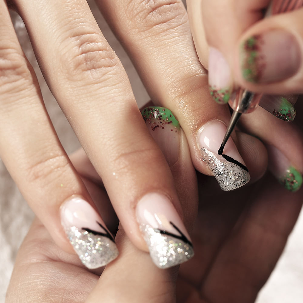 unhas decoradas efeito olho de gato