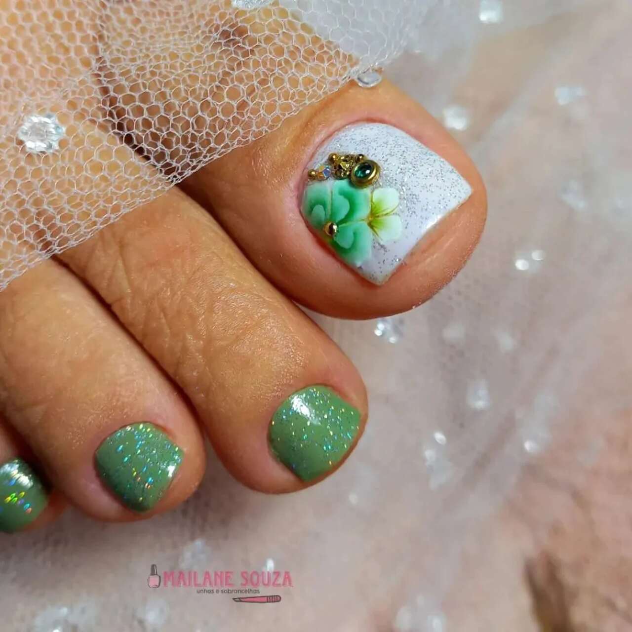 Guia Completo: Como Fazer Unhas do Pé com Glitter Efeito Cascata em Casa