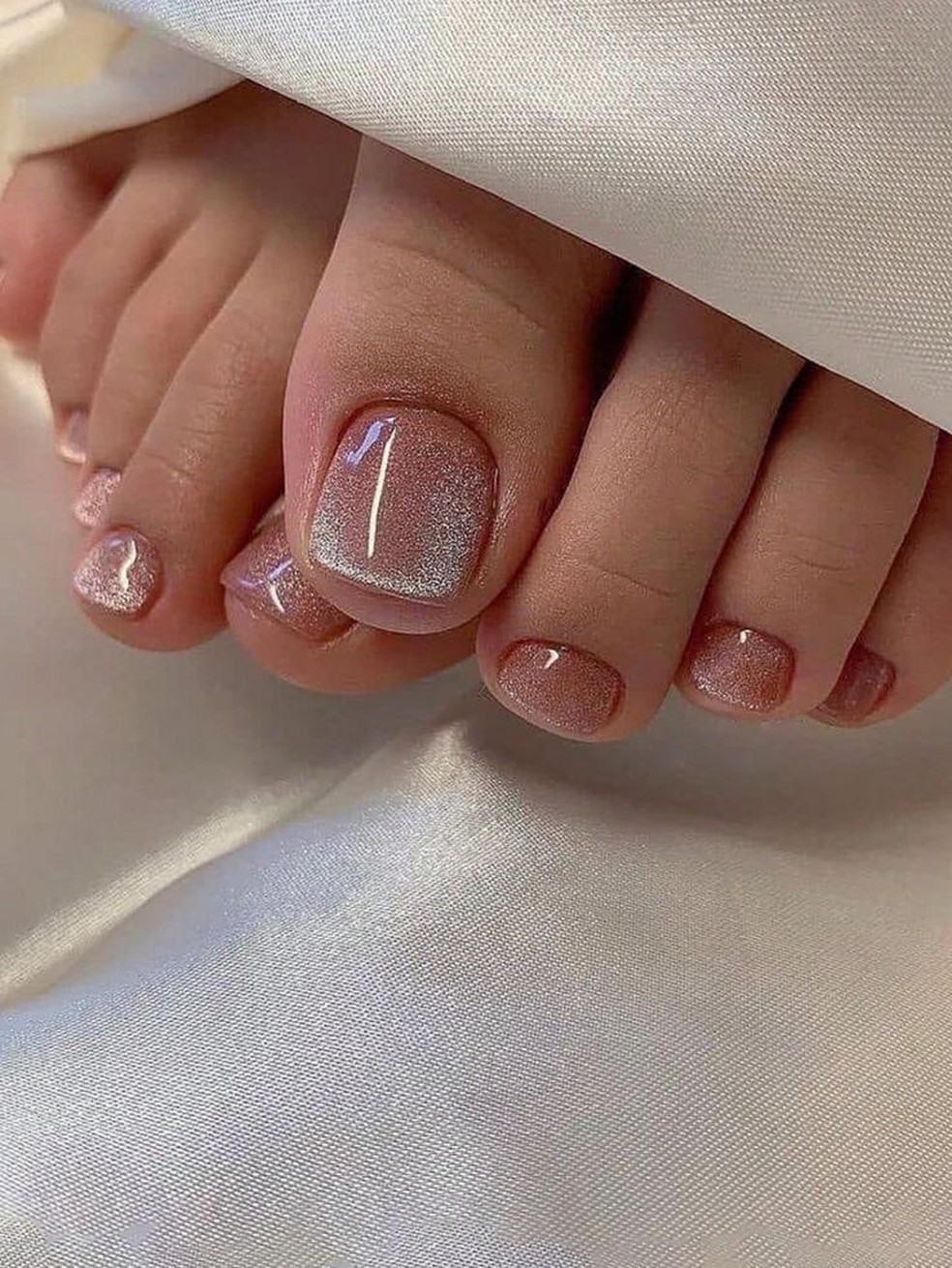 Top 10 Esmaltes de Glitter para os Pés: Marcas e Cores Favoritas