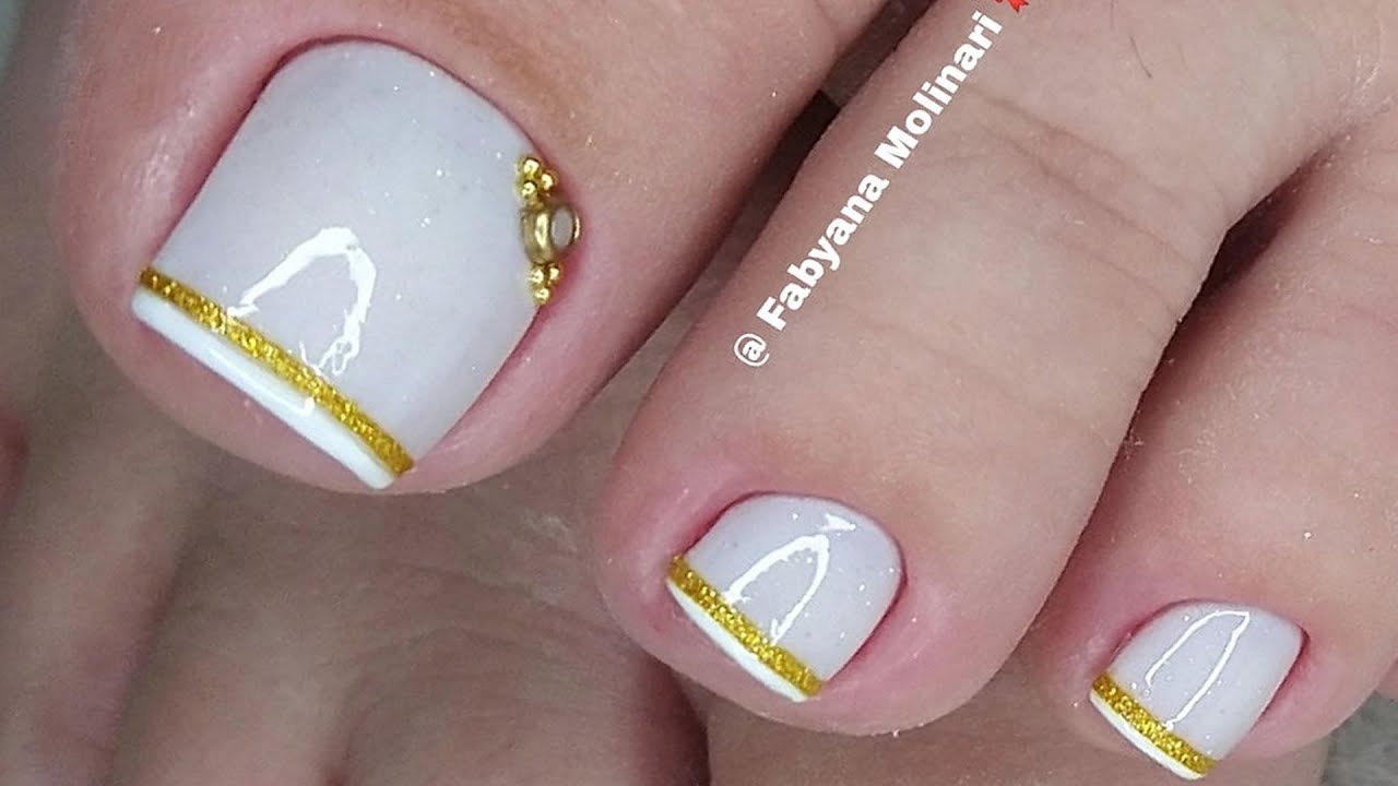 unhas dos pés coloridas ano novo
