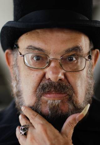 O Dia em que Zé do Caixão Cortou as Unhas: Detalhes Inéditos