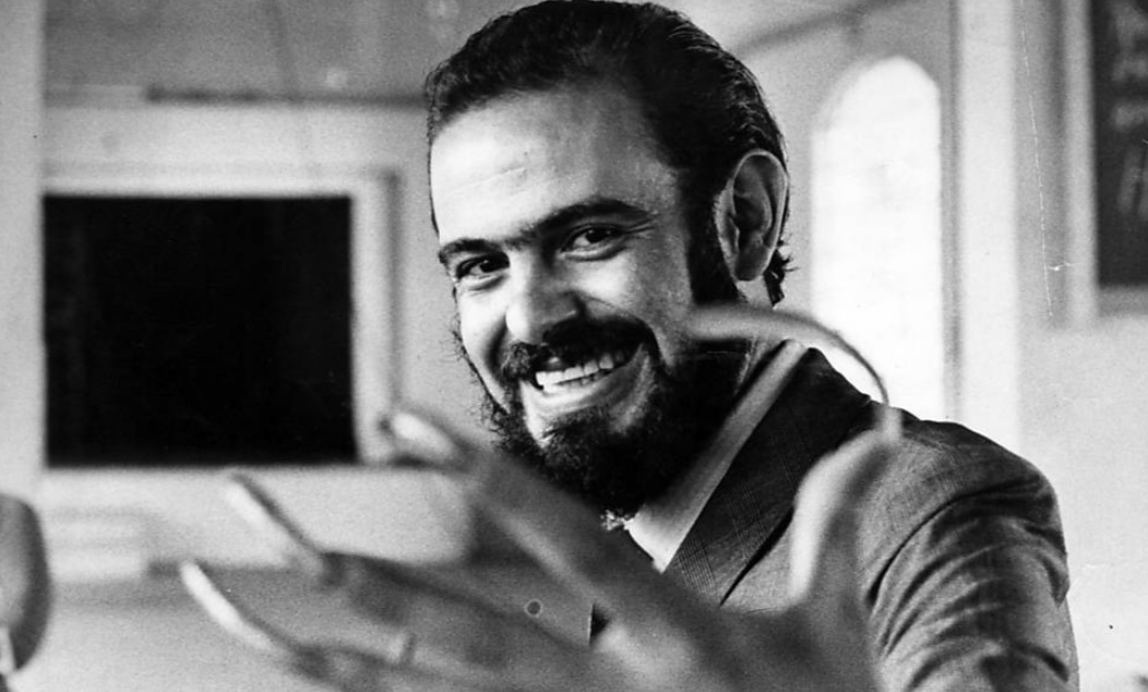 Unhas Coffin e Bailarina: A Influência de Zé do Caixão na Moda Atual