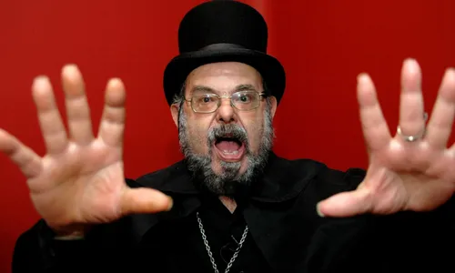 Mitos e Verdades Sobre a Higiene de Zé do Caixão