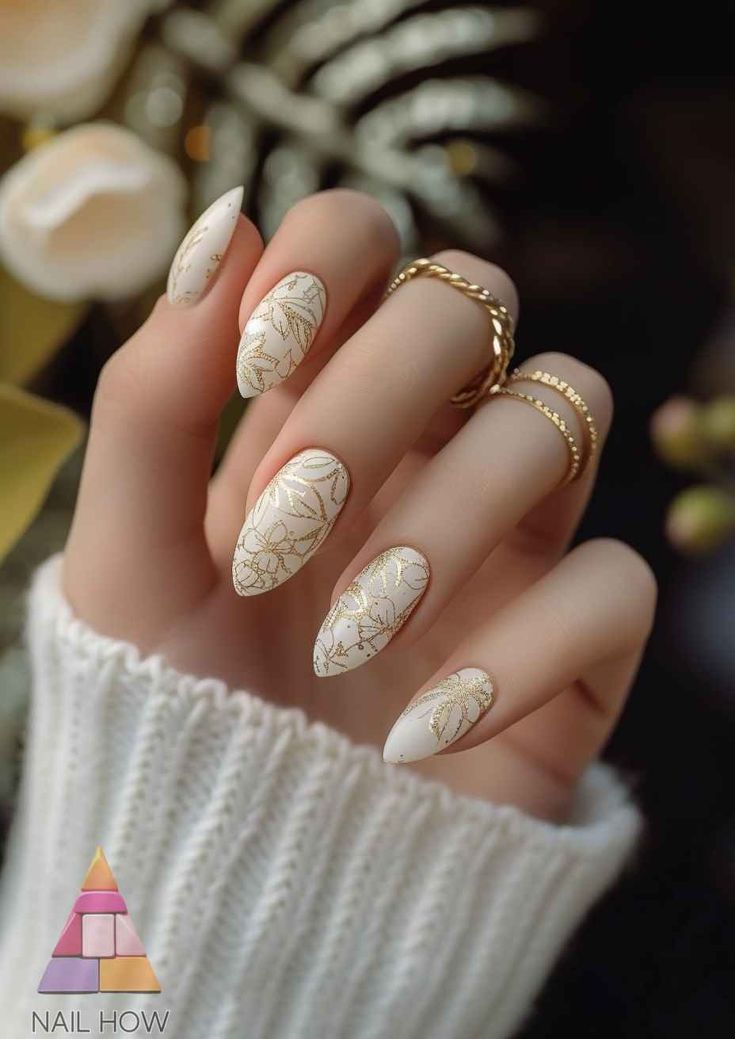 Guia Completo: Como Escolher o Tom de Dourado Perfeito para Suas Unhas
