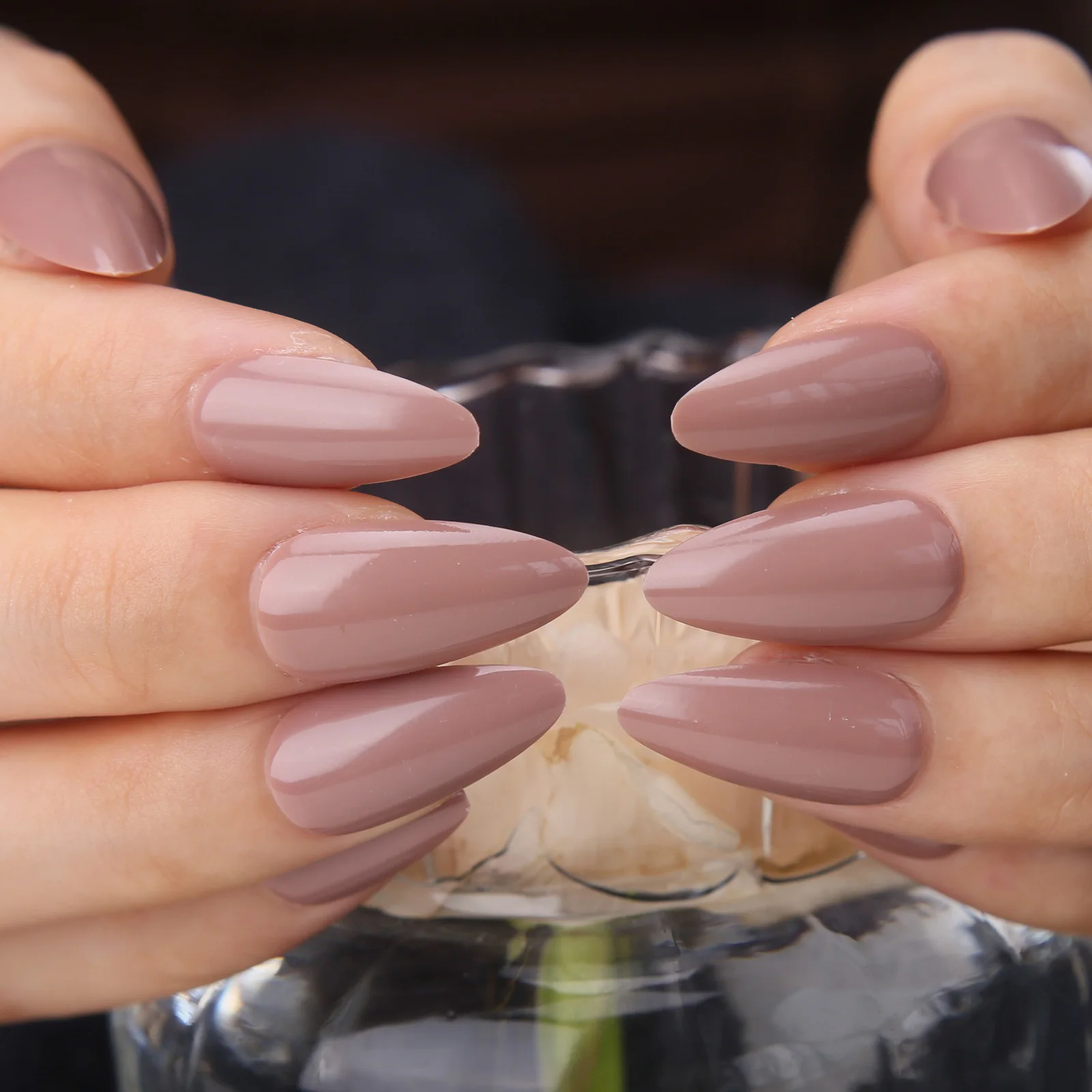 As Cores de Esmalte Nude e Terrosas que Dominarão 2026