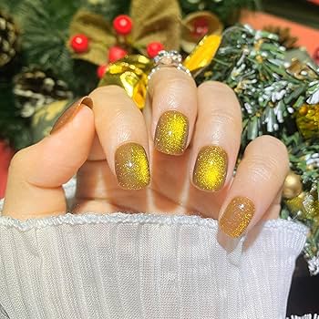 Tendências de unhas em gel para 2026: o amarelo em destaque