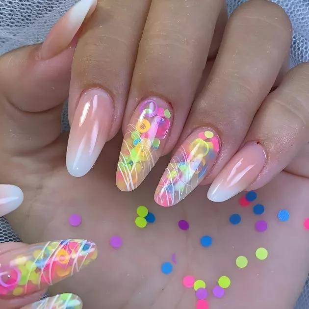 unha amendoada aura nails