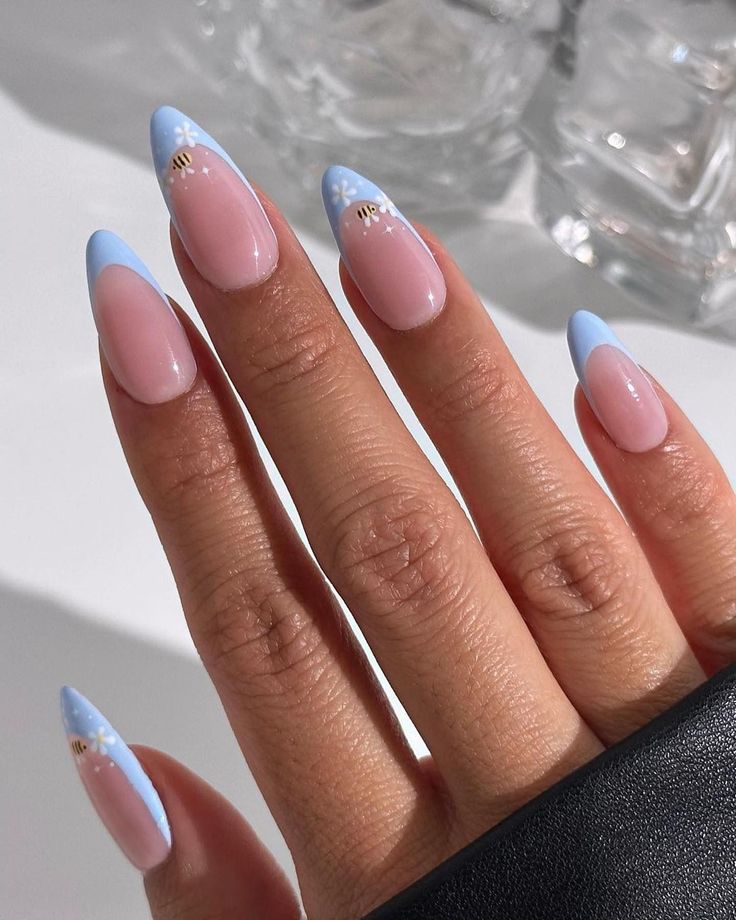 Nail Art Delicada: Inspirações de Desenhos para Unhas Azul Bebê