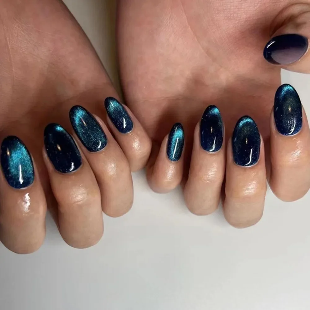 5 Ideias de Unhas em Gel Azul Escuro para Arrasar em 2026
Como Combinar Unhas Azuis Escuras com seu Look
Tendências de Unhas em Gel: O Azul Escuro Dominando 2026
Guia Completo: Unhas em Gel Azul Marinho com Glitter e Pedrarias
Unhas em Gel Azul Noite: Do Minimalista ao Glamouroso