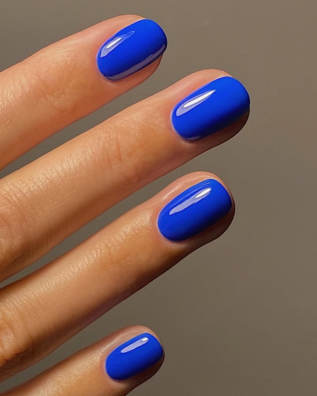 unha em gel azul royal