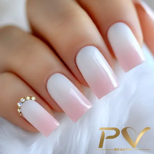 inspiração unhas baby boomer curtas