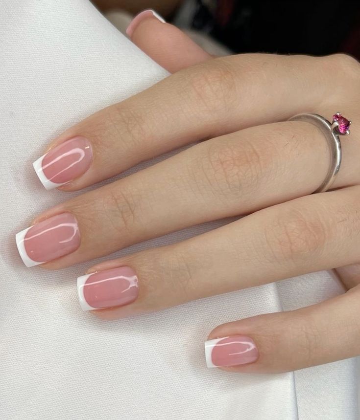 Francesinha em Gel Rosa e Branca: 10 Ideias Modernas para Suas Mãos