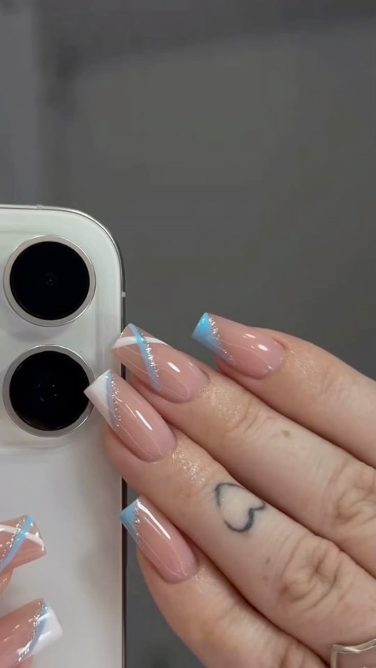 Nude e Mais: As Cores de Unhas em Gel que Dominam 2026
4. Benefícios Surpreendentes das Unhas em Gel Claras: Durabilidade e Efeito Rejuvenescedor
5. Inspire-se: Galeria Completa de Unhas em Gel Claras para Todos os Estilos