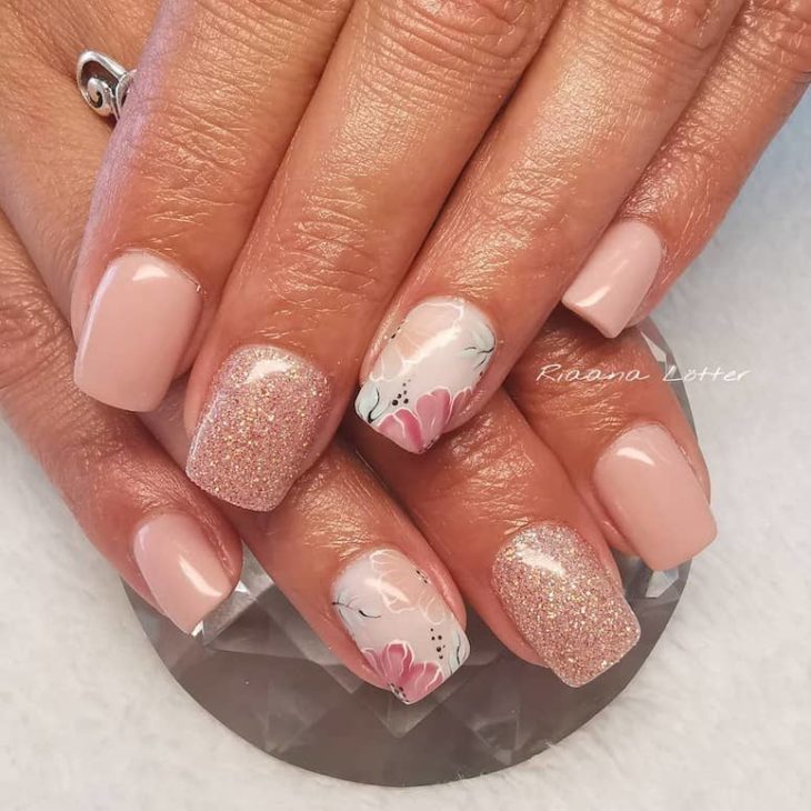 Manutenção e cuidados para unhas em gel com flores secas durarem mais
