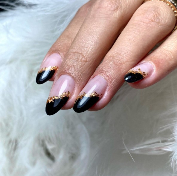 unha em gel decoração preta com película