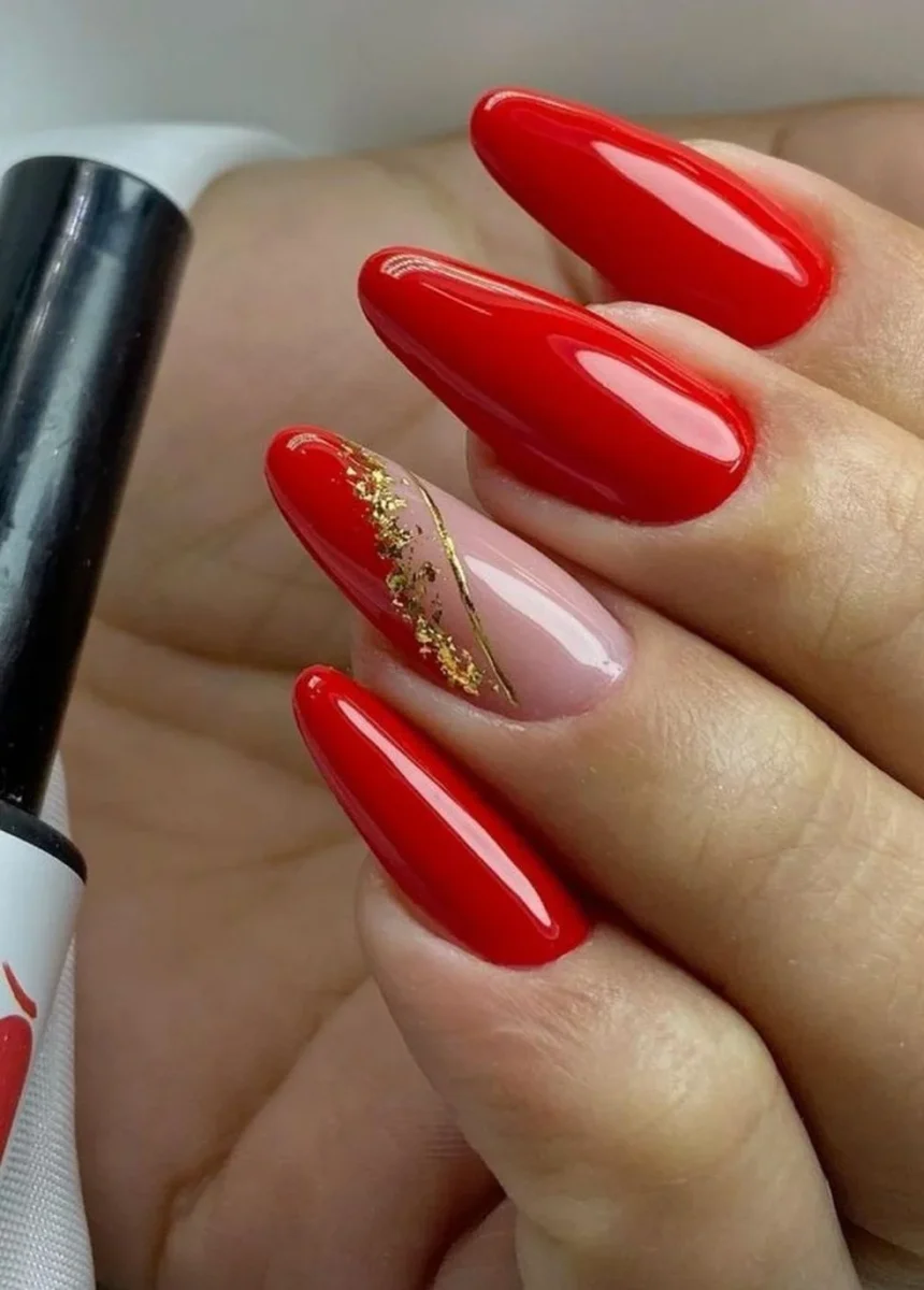 unha em gel decoração vermelha abstrata