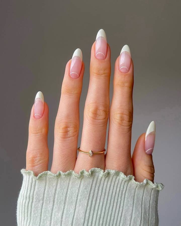 Francesinha reversa em unhas de gel
