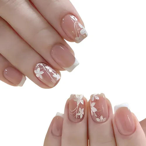 Francesinha branca em unhas de gel formato amendoado (almond)