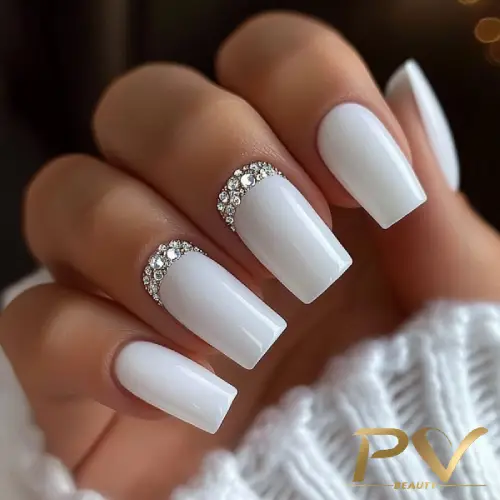 Francesinha minimalista em unhas de gel