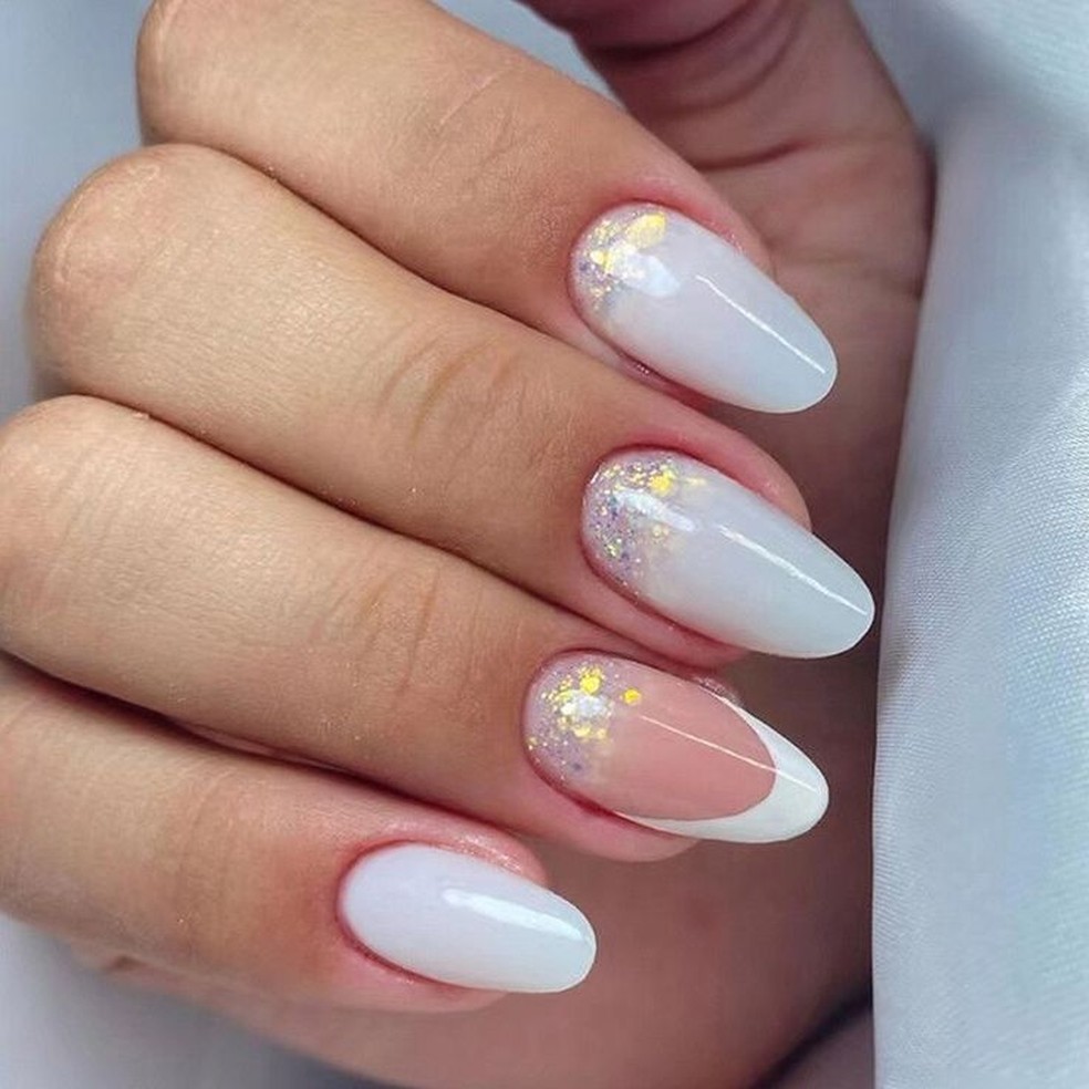 ideias de unhas em gel redondas decoradas