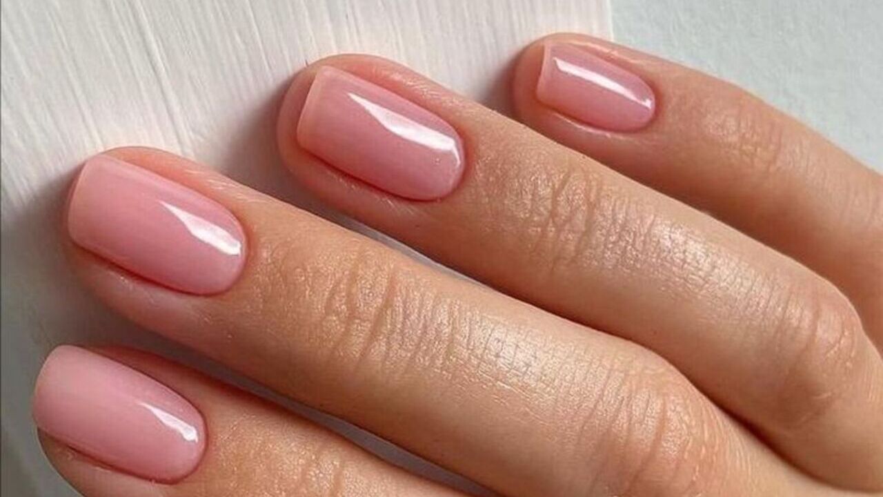Unhas em gel longas sofisticadas