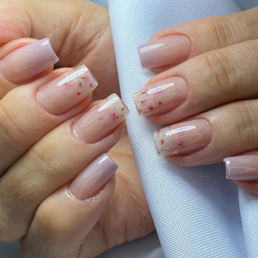 Unhas em gel tons pastel suaves