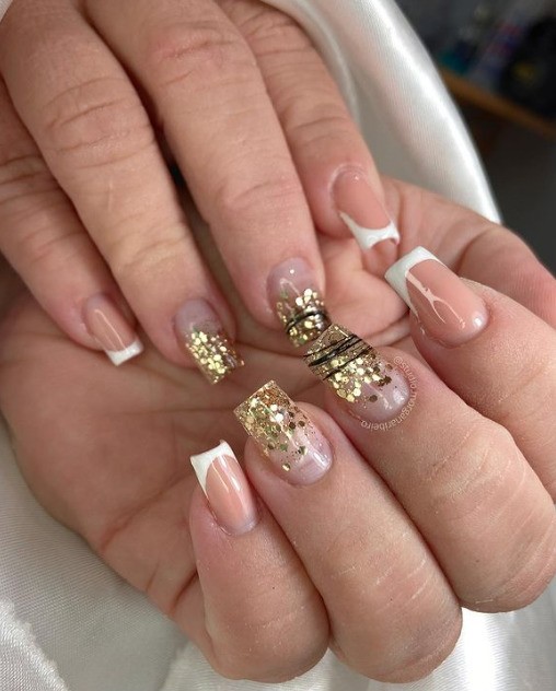 unha em gel decorada com glitter