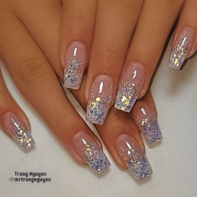 unha em gel com glitter encapsulado