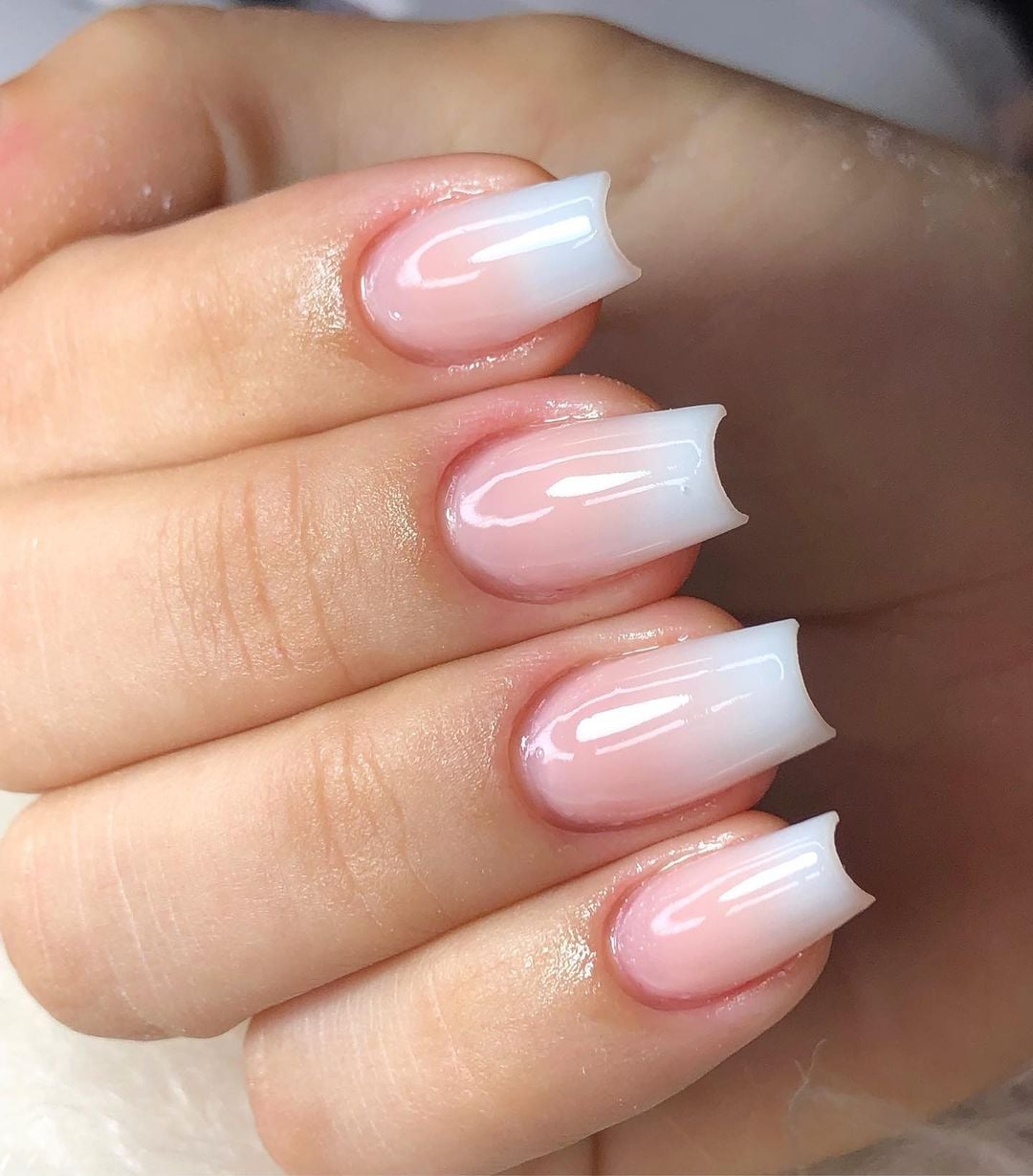 unhas naturais com banho de gel esfumado