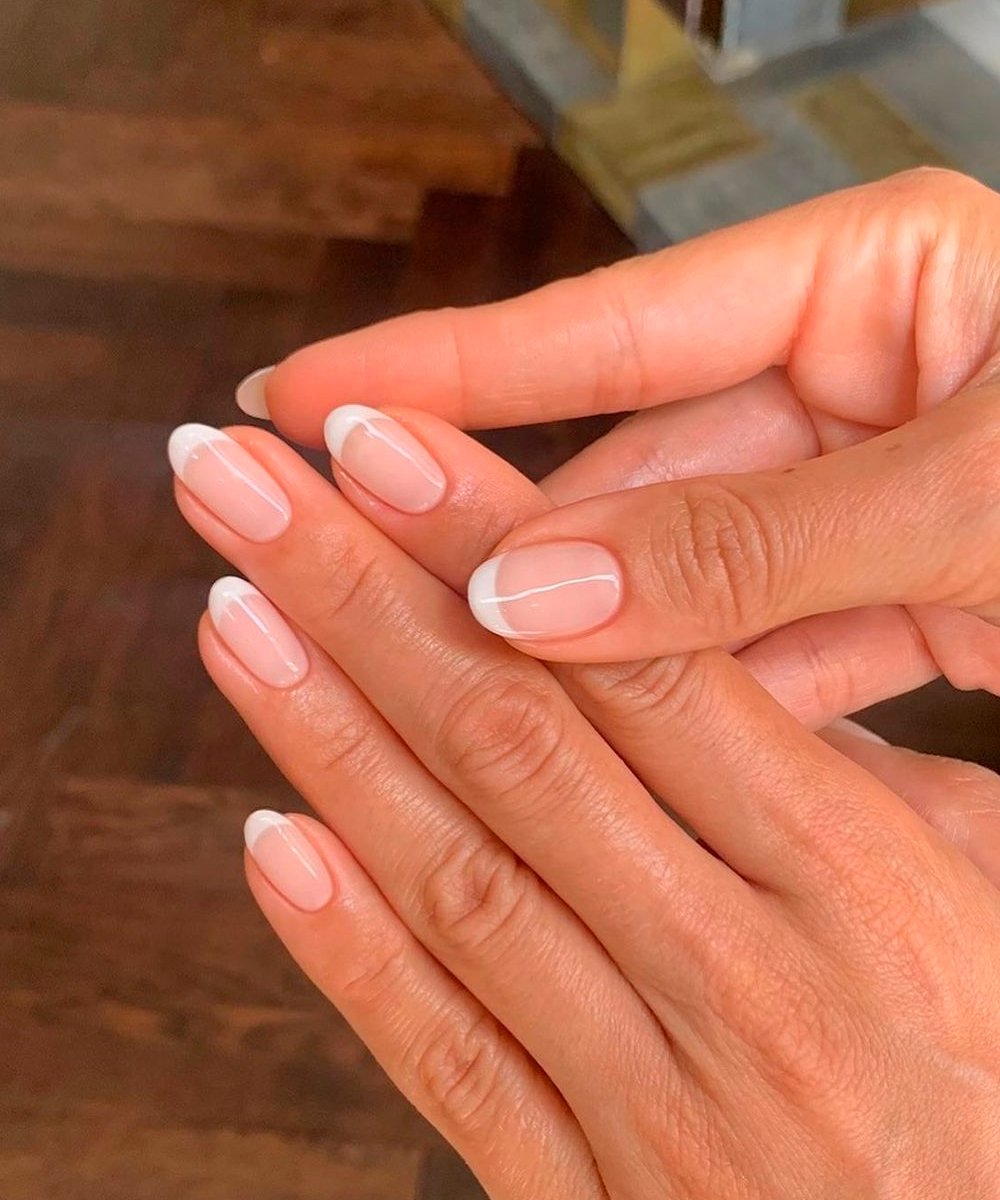 5 ideias de tÃtulos:
1. Francesinha Reversa: O Guia Completo para um Alongamento Impecável
2. Descubra os Segredos da Francesinha Reversa no Molde F1
3. Durabilidade e Estilo: Por Que Apostar na Francesinha Reversa?
4. Inspire-se: Tendências e Variações da Francesinha Reversa
5. Erros Comuns na Francesinha Reversa e Como Evitá-los