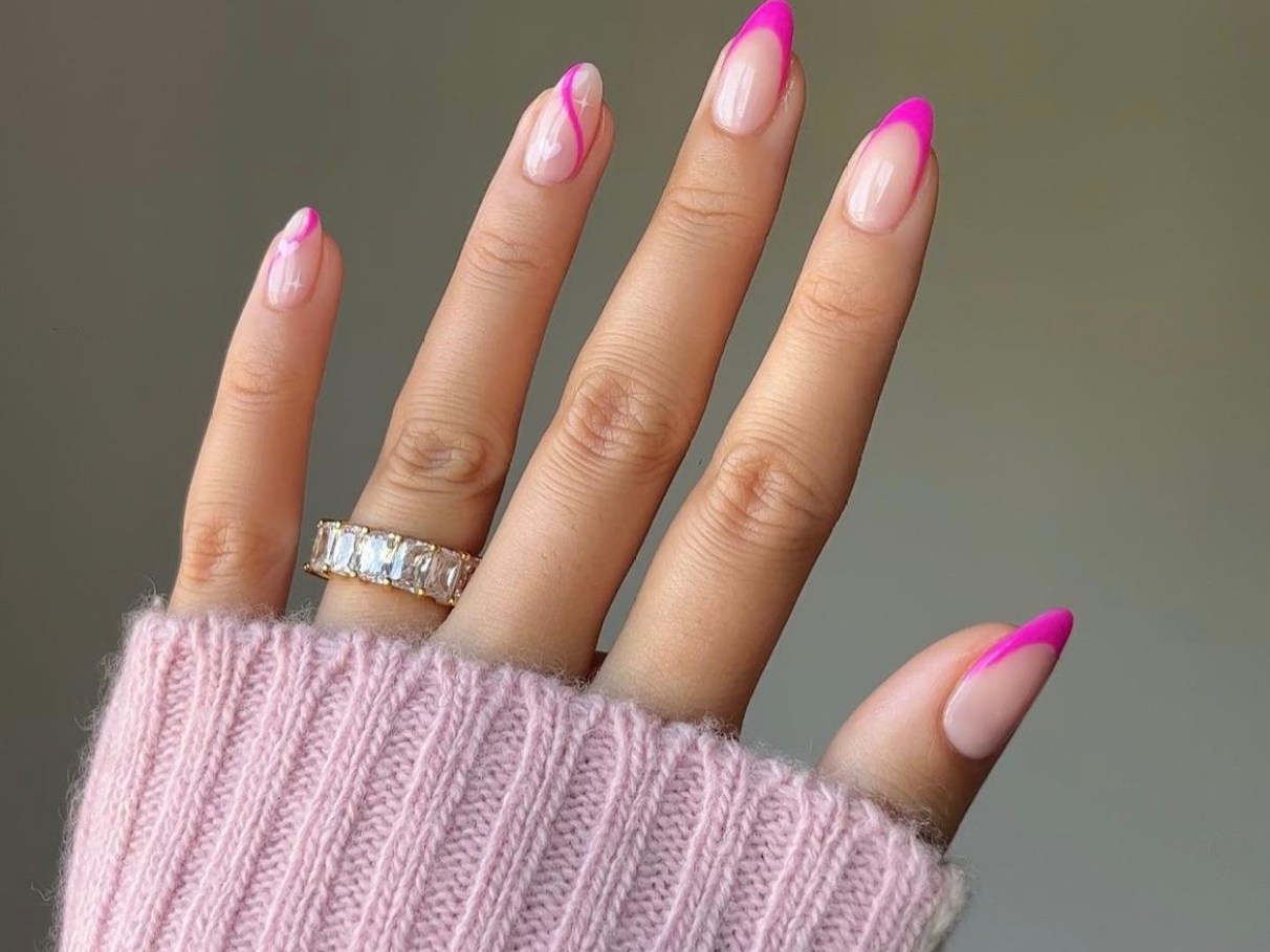 unha em gel francesinha rosa e branco