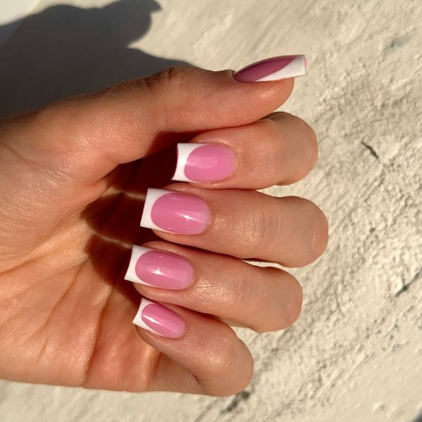 unha em gel francesinha rosa clara