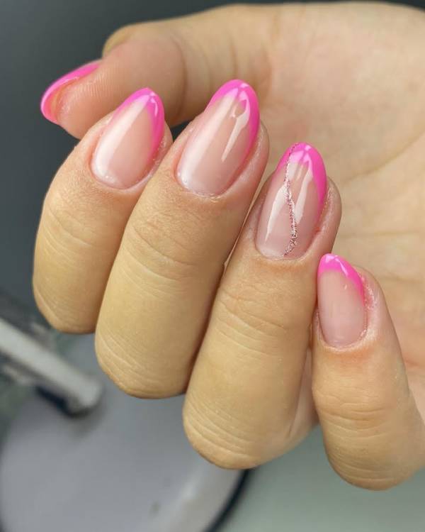 unha em gel francesinha rosa decorada
