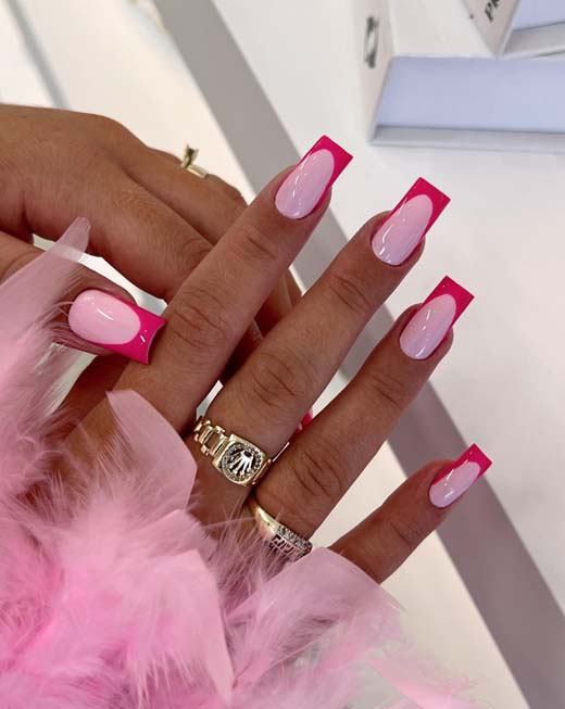 unha em gel francesinha rosa com flores