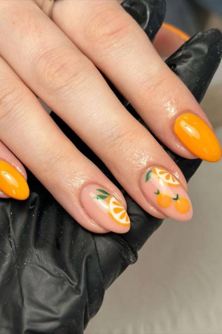 unha em gel laranja queimado