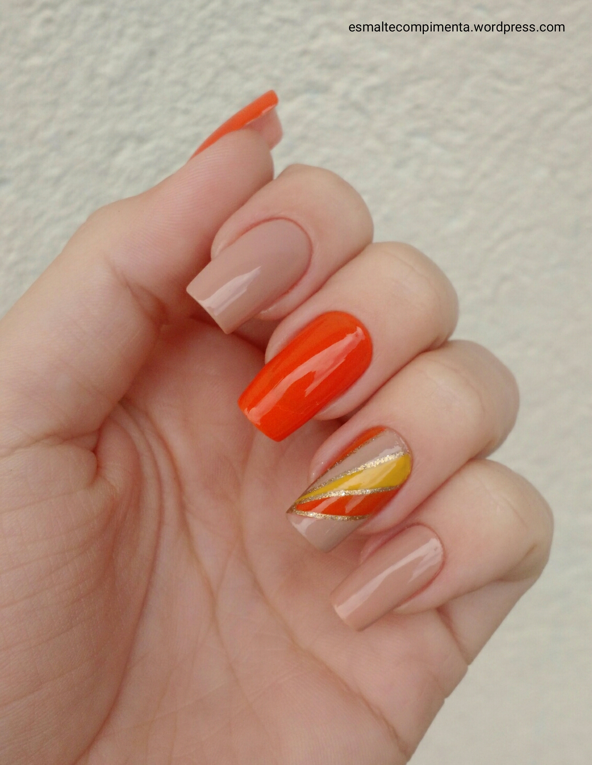 unha de gel laranja neon