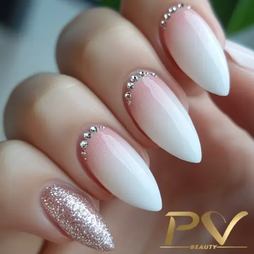 Manutenção de unha em gel na tips