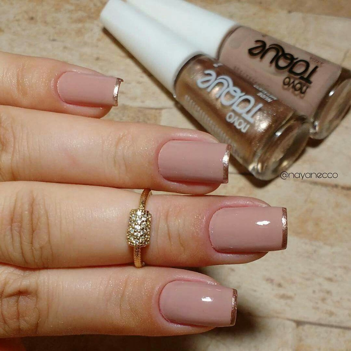 Produtos Essenciais para Unhas em Gel Nude: Vòlia vs. Real Love