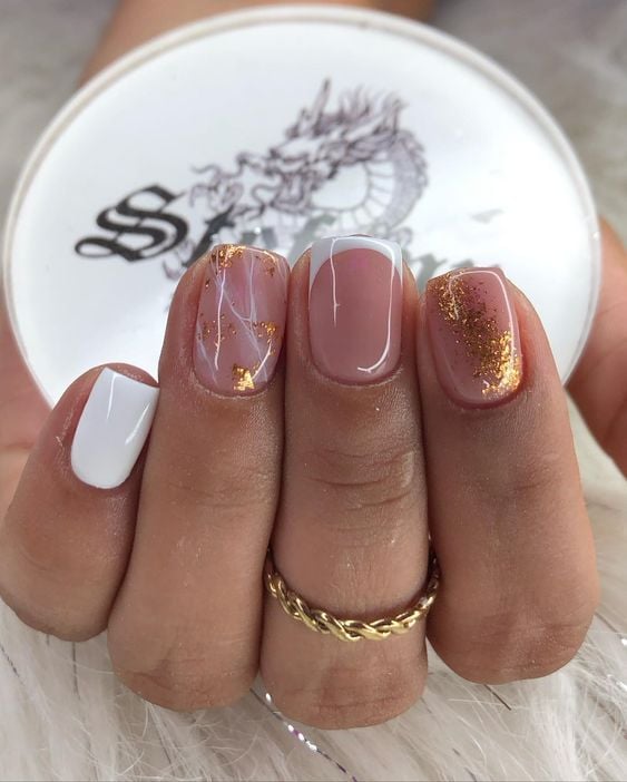Como Escolher o Formato Ideal para Suas Unhas em Gel Curtas: Quadrada
